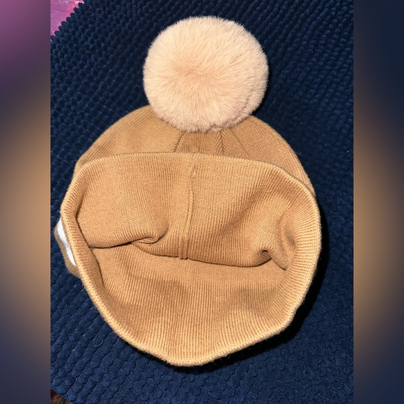 Brand NEW Michael Kors Tan Beenie - Picture 3 of 5